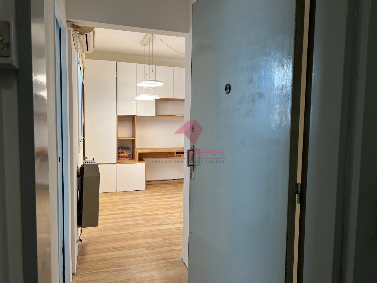 2 Ambientes - Apto Profesional y Apto Credito - Segundo Piso por Escalera