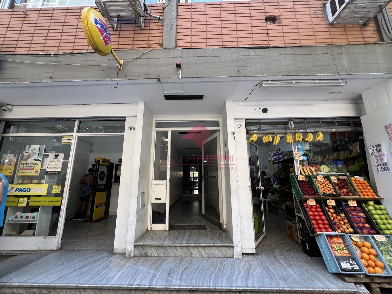 2 Ambientes - Apto Profesional y Apto Credito - Segundo Piso por Escalera