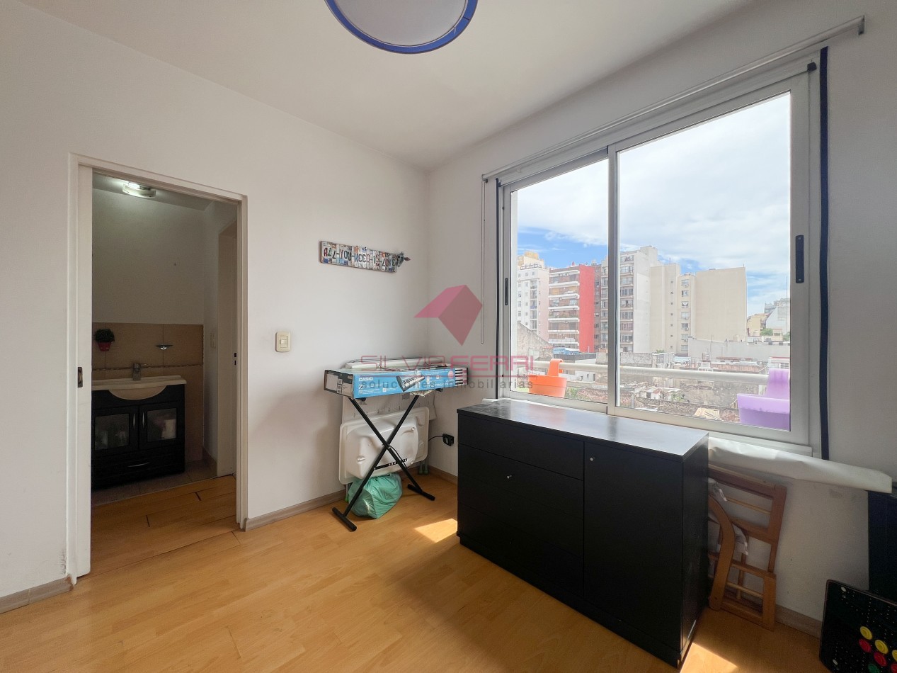 Semipiso de 2 ambientes apto prof.  c/ balcon al frente - Subte Linea B Echeverria