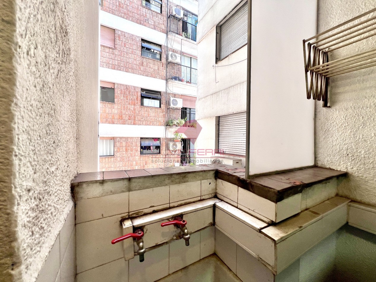Venta departamento 2 amb + baulera. Reciclado totalmente . 4to piso lateral. Ubicado en el limite entre Colegiales y Belgrano