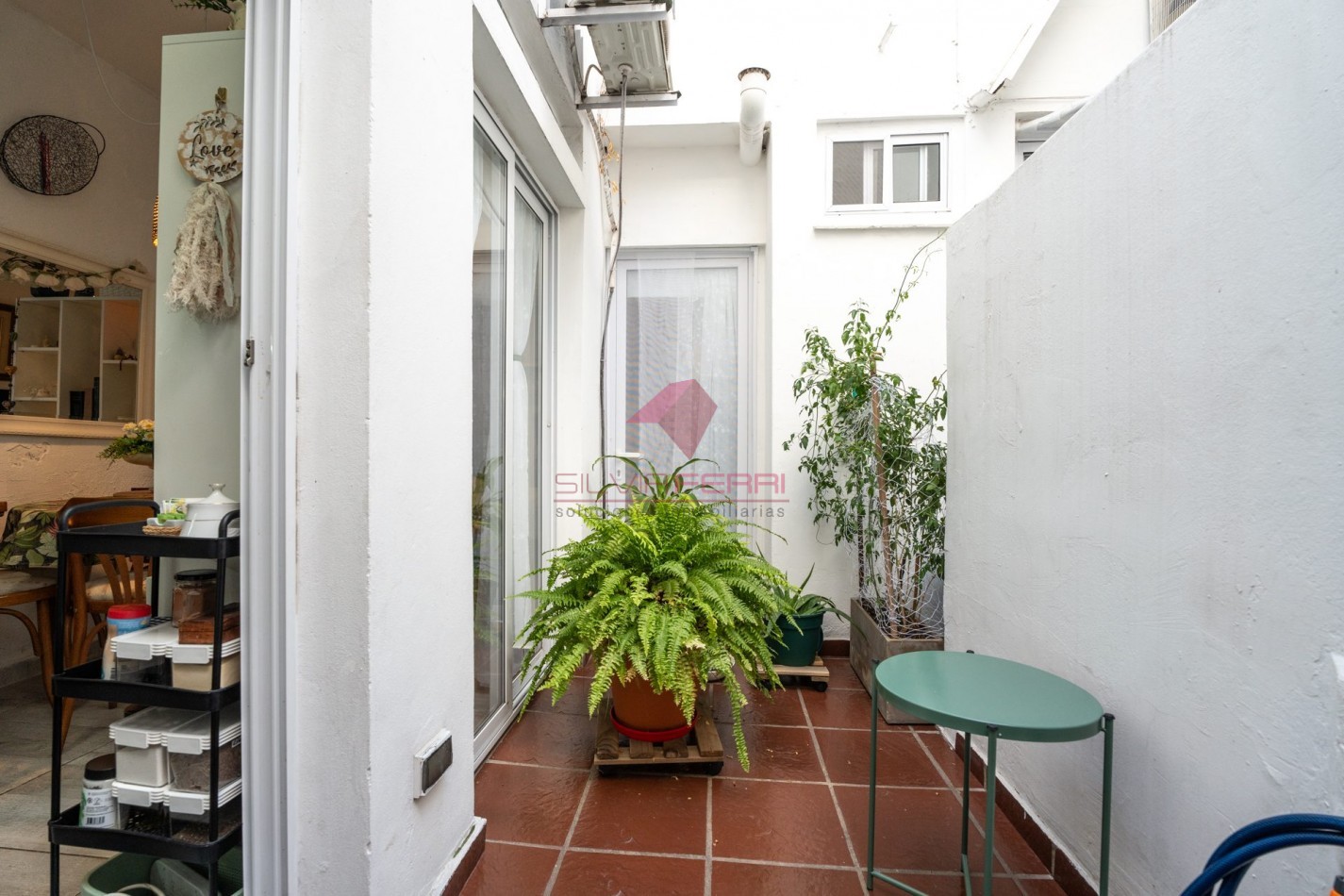 Monoambiente reciclado a nuevo con patio propio en Recoleta | Apto Profesional