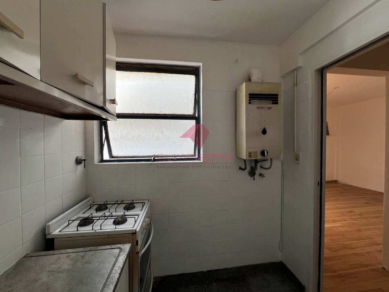 2 Ambientes - Apto Profesional y Apto Credito - Segundo Piso por Escalera