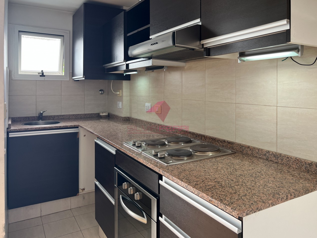 Semipiso de 2 ambientes apto prof.  c/ balcon al frente - Subte Linea B Echeverria