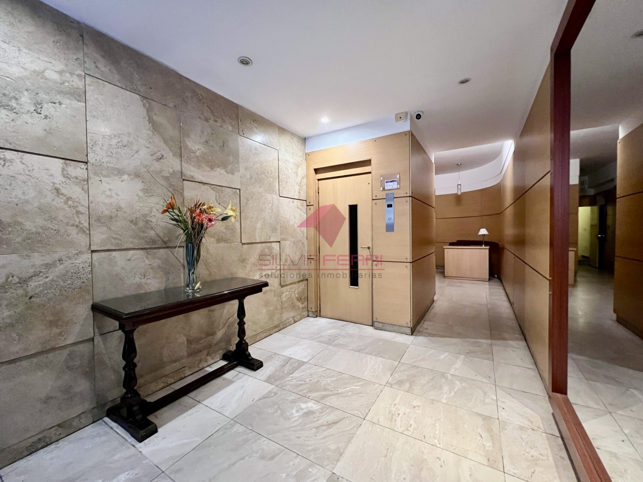 Venta departamento 2 amb + baulera. Reciclado totalmente . 4to piso lateral. Ubicado en el limite entre Colegiales y Belgrano