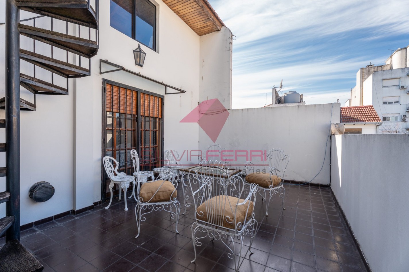 Venta Casa 6 ambientes con patio, parrilla y dos terrazas. Villa Devoto