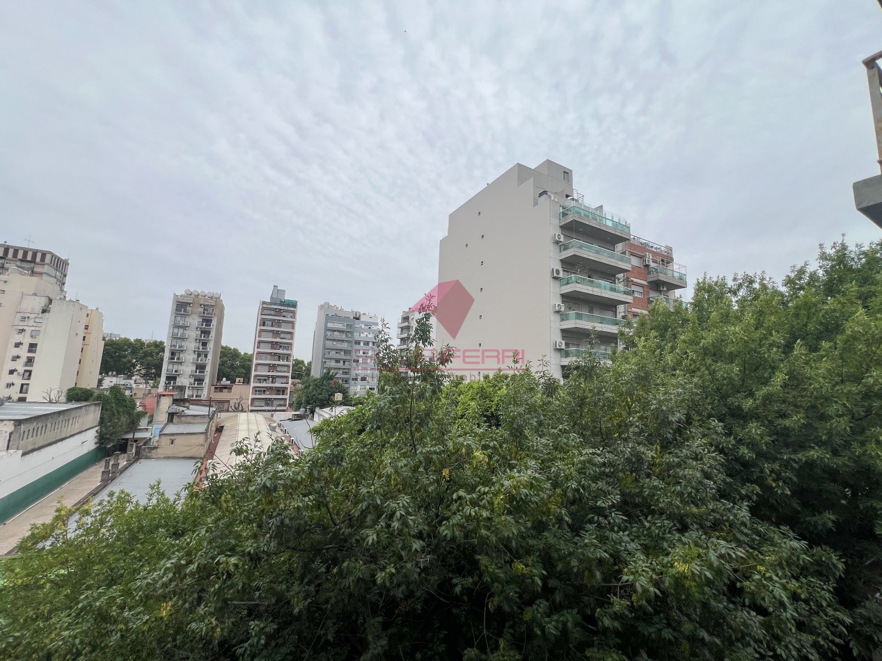 Semipiso de 2 ambientes apto prof.  c/ balcon al frente - Subte Linea B Echeverria