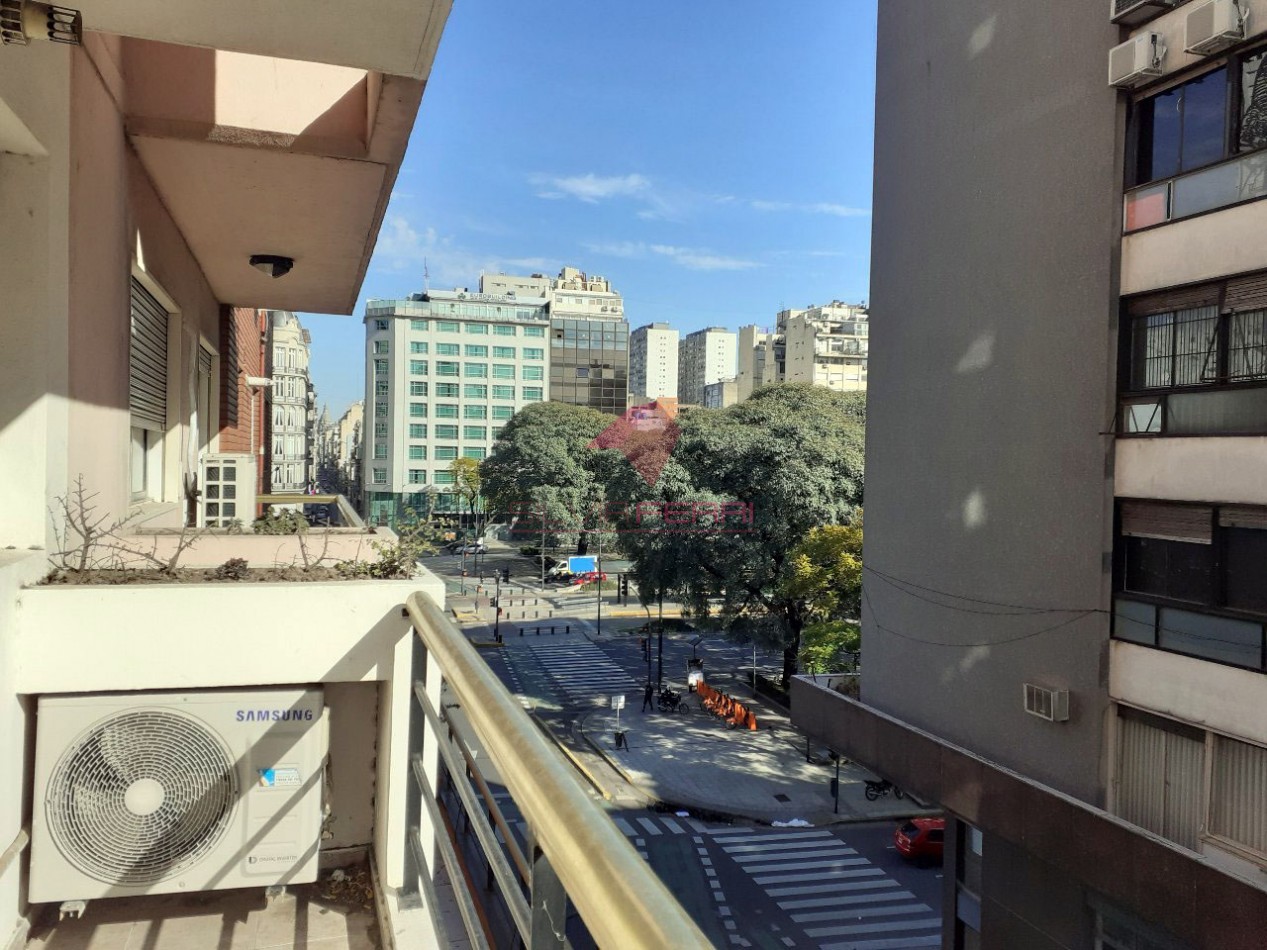 3 ambientes + cochera con amplio balcon. Impecable!!
