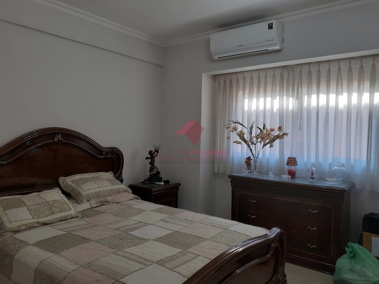 3 ambientes + cochera con amplio balcon. Impecable!!