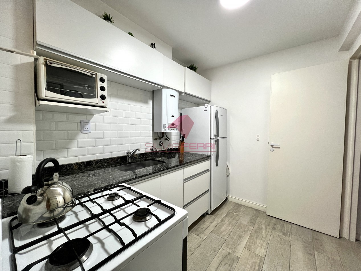 Venta departamento 2 amb + baulera. Reciclado totalmente . 4to piso lateral. Ubicado en el limite entre Colegiales y Belgrano