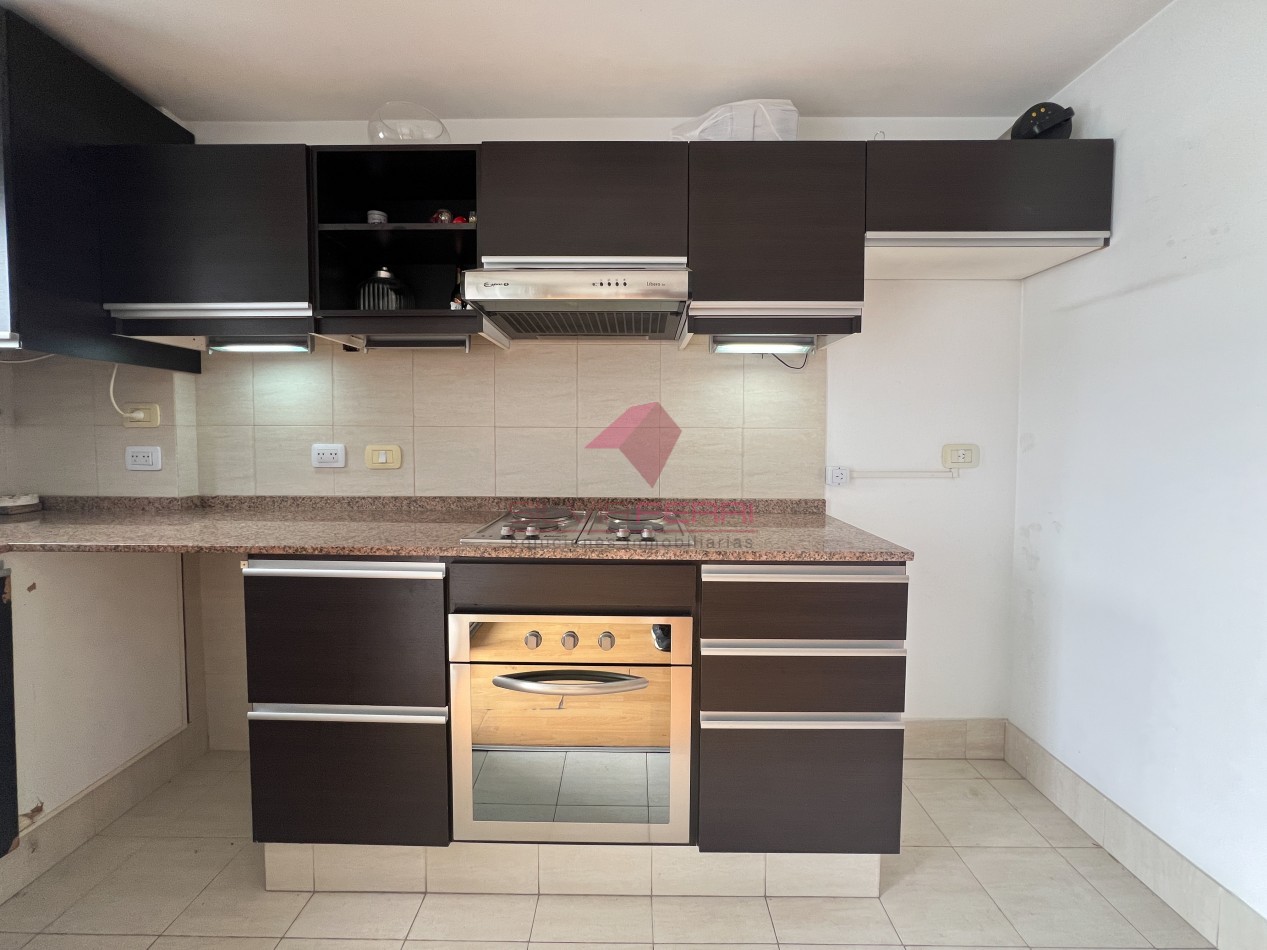 Semipiso de 2 ambientes apto prof.  c/ balcon al frente - Subte Linea B Echeverria