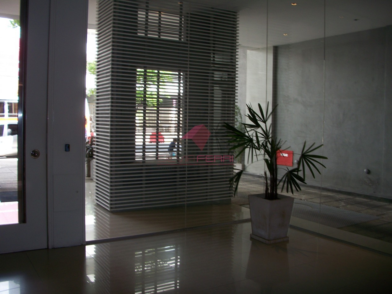 Excelente Monoambiente dividido. 8vo Piso contrafrente vistas abiertas. Se alquila amoblado. Edif con amenities
