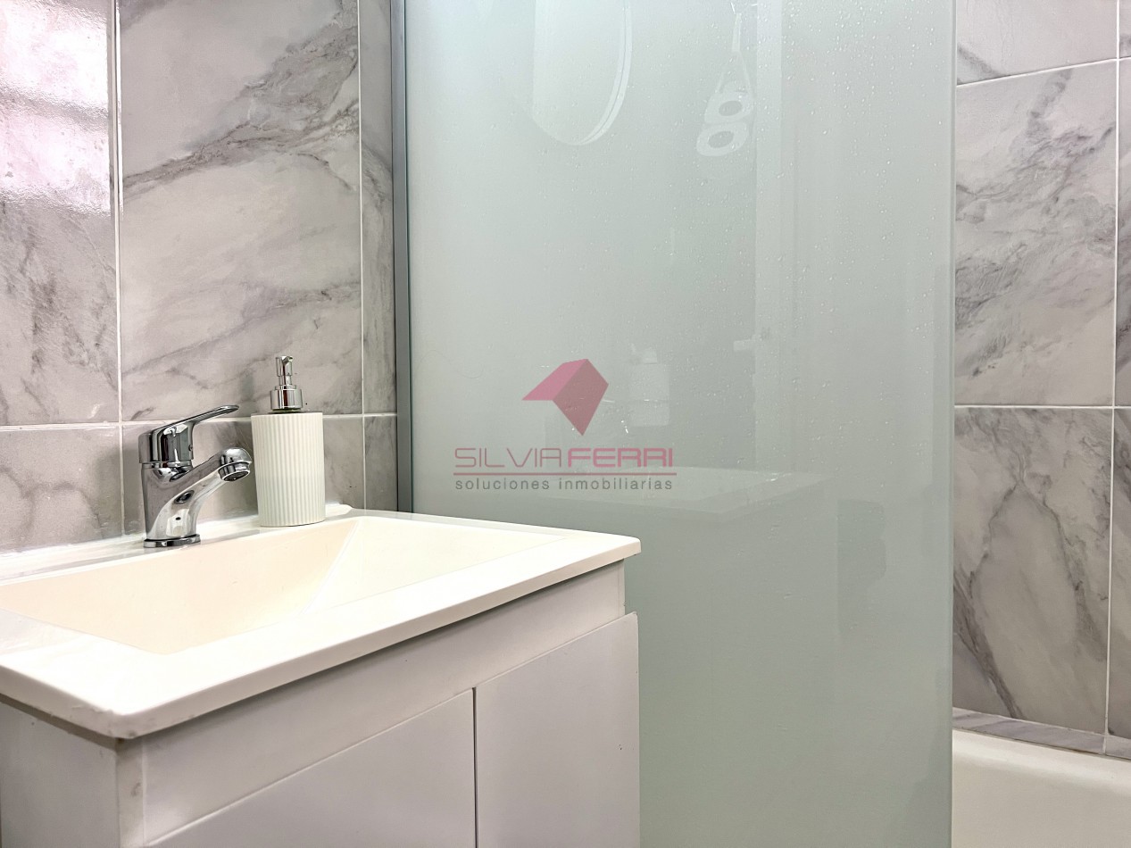 Venta departamento 2 amb + baulera. Reciclado totalmente . 4to piso lateral. Ubicado en el limite entre Colegiales y Belgrano