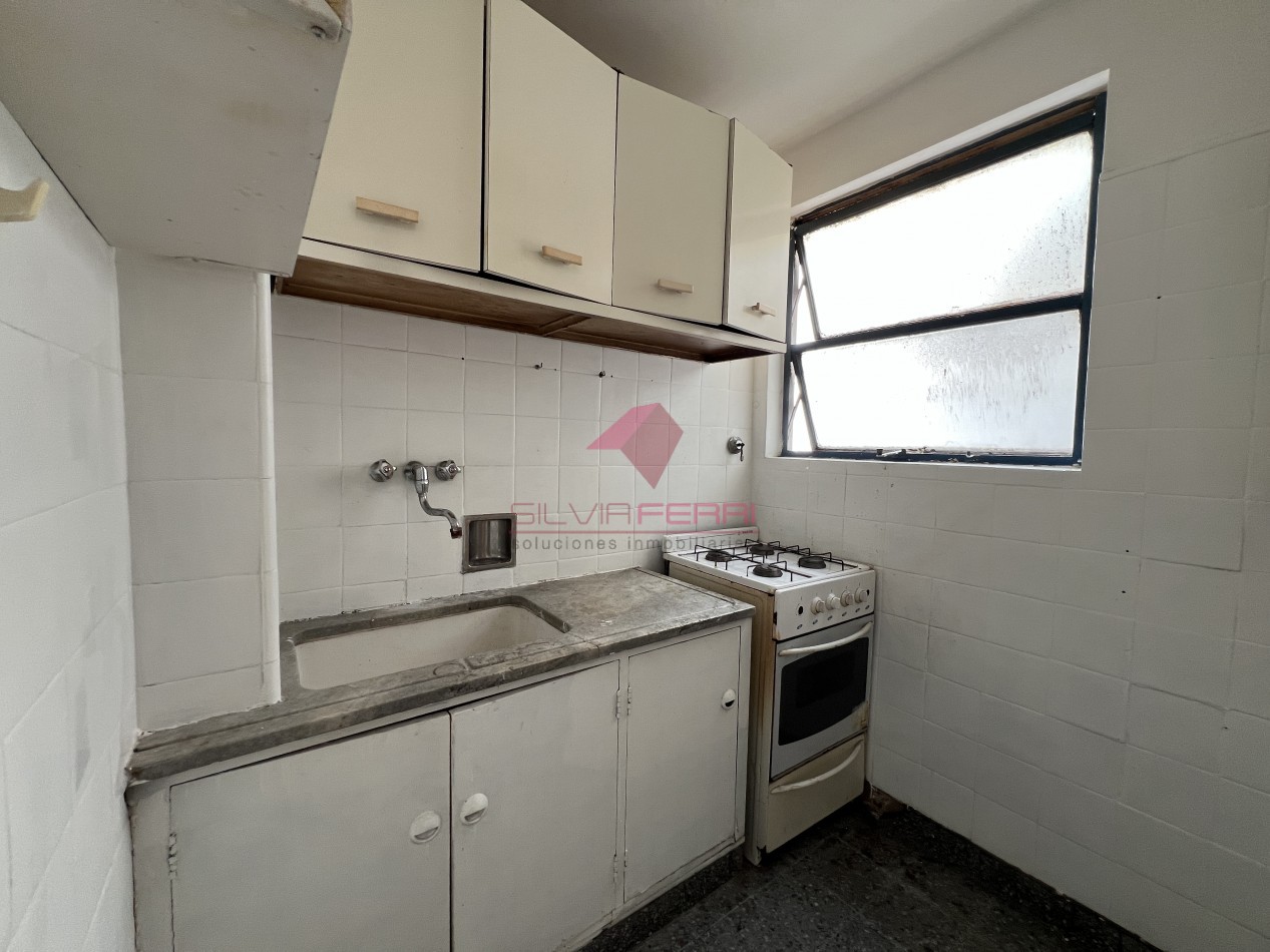 2 Ambientes - Apto Profesional y Apto Credito - Segundo Piso por Escalera