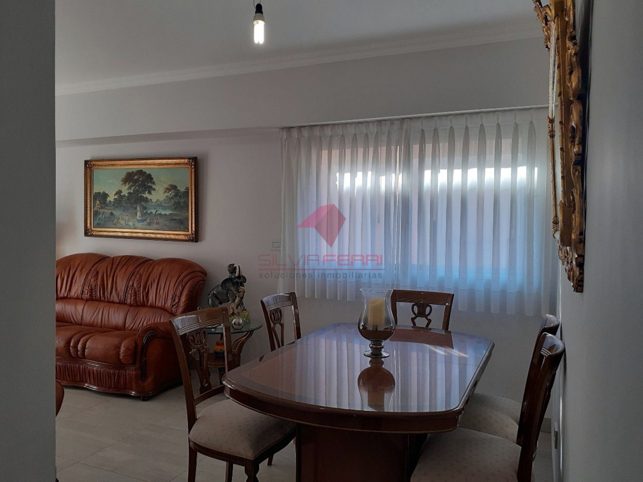 3 ambientes + cochera con amplio balcon. Impecable!!