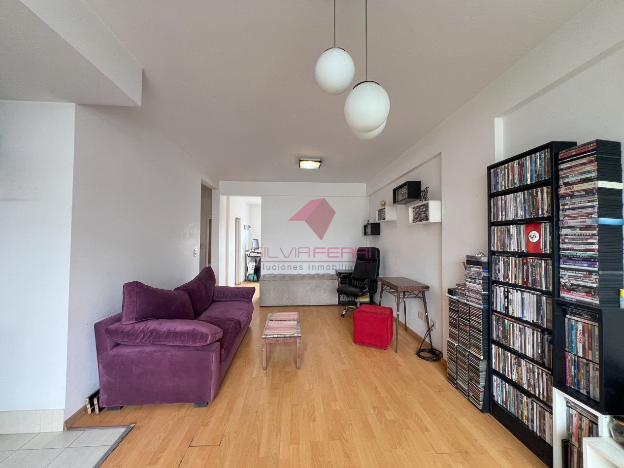 Semipiso de 2 ambientes apto prof.  c/ balcon al frente - Subte Linea B Echeverria