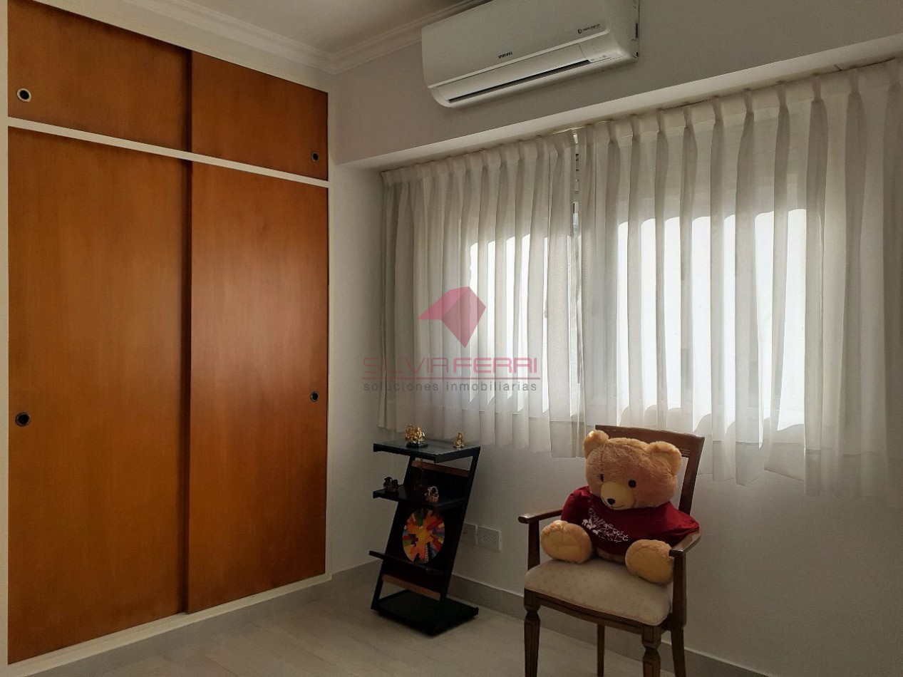 3 ambientes + cochera con amplio balcon. Impecable!!