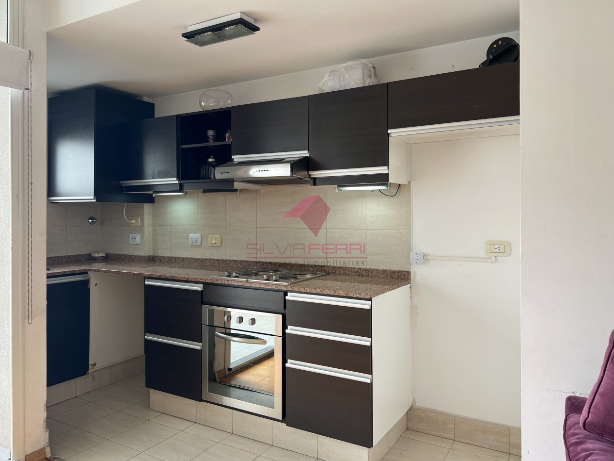 Semipiso de 2 ambientes apto prof.  c/ balcon al frente - Subte Linea B Echeverria