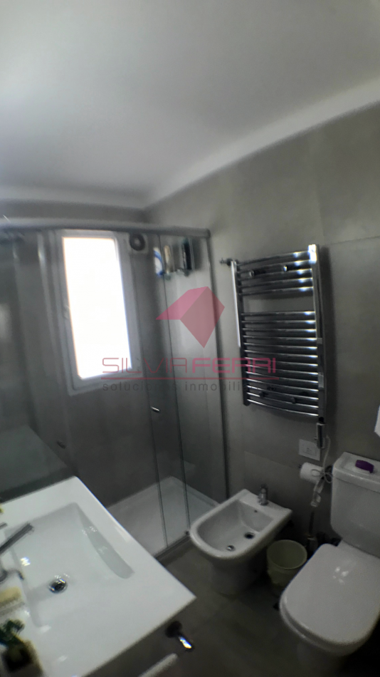 3 ambientes + cochera con amplio balcon. Impecable!!