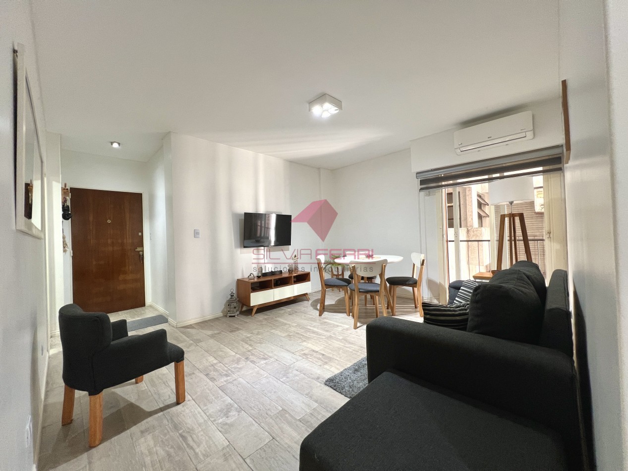 Venta departamento 2 amb + baulera. Reciclado totalmente . 4to piso lateral. Ubicado en el limite entre Colegiales y Belgrano