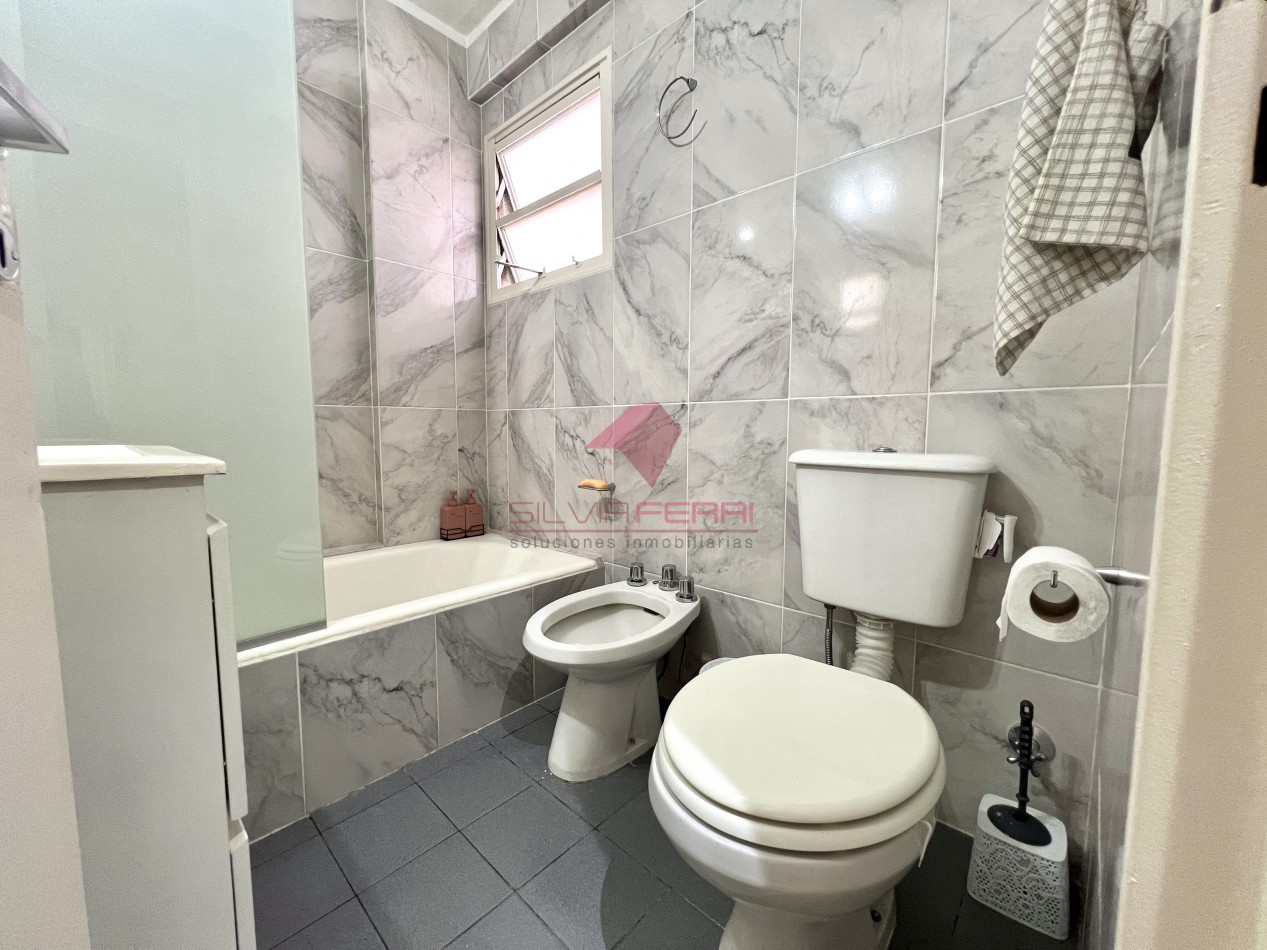 Venta departamento 2 amb + baulera. Reciclado totalmente . 4to piso lateral. Ubicado en el limite entre Colegiales y Belgrano