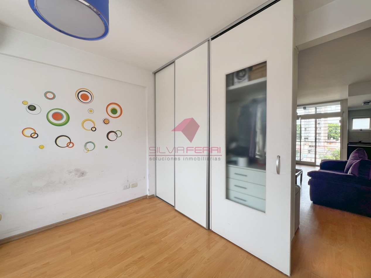 Semipiso de 2 ambientes apto prof.  c/ balcon al frente - Subte Linea B Echeverria