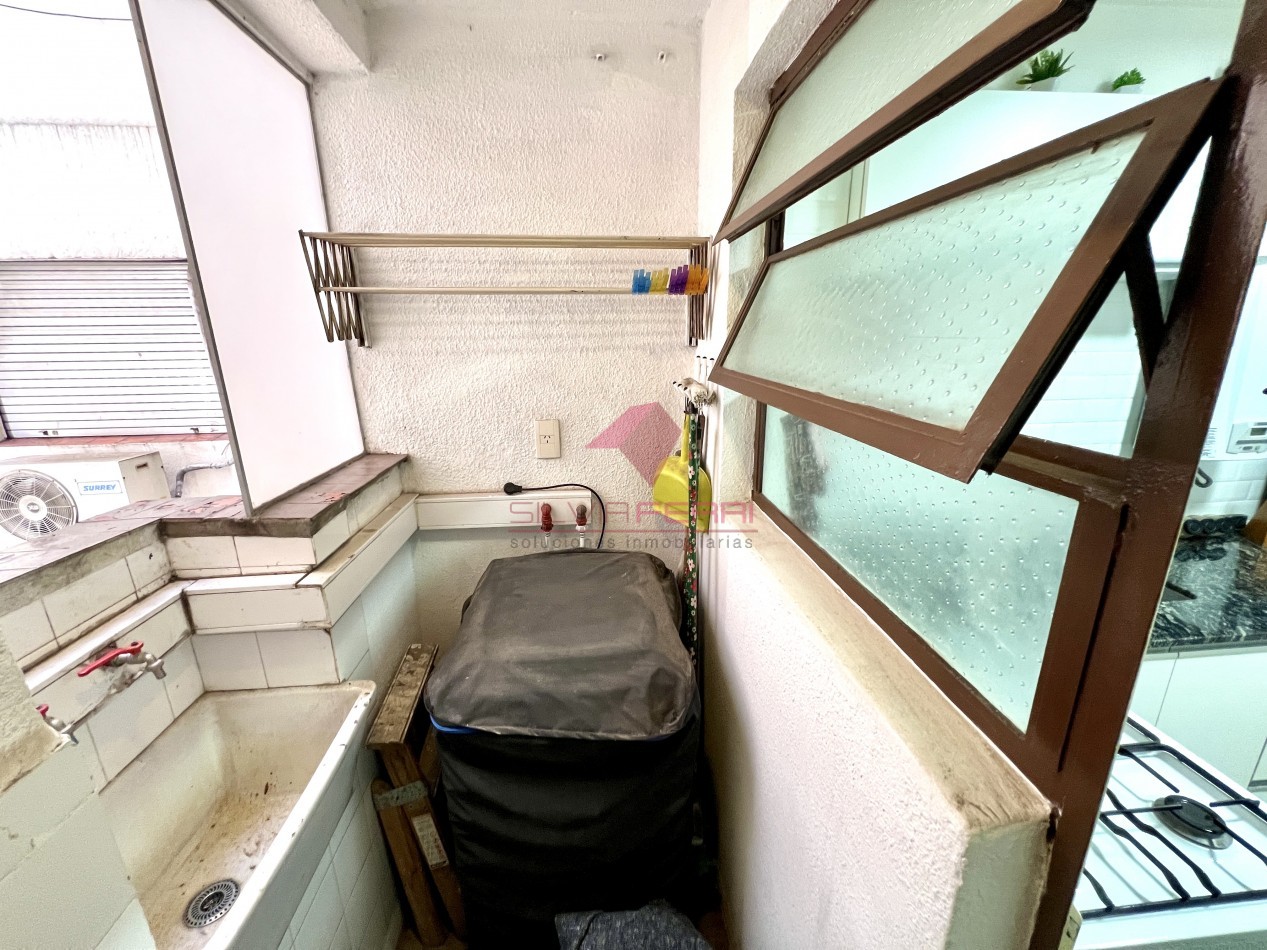 Venta departamento 2 amb + baulera. Reciclado totalmente . 4to piso lateral. Ubicado en el limite entre Colegiales y Belgrano